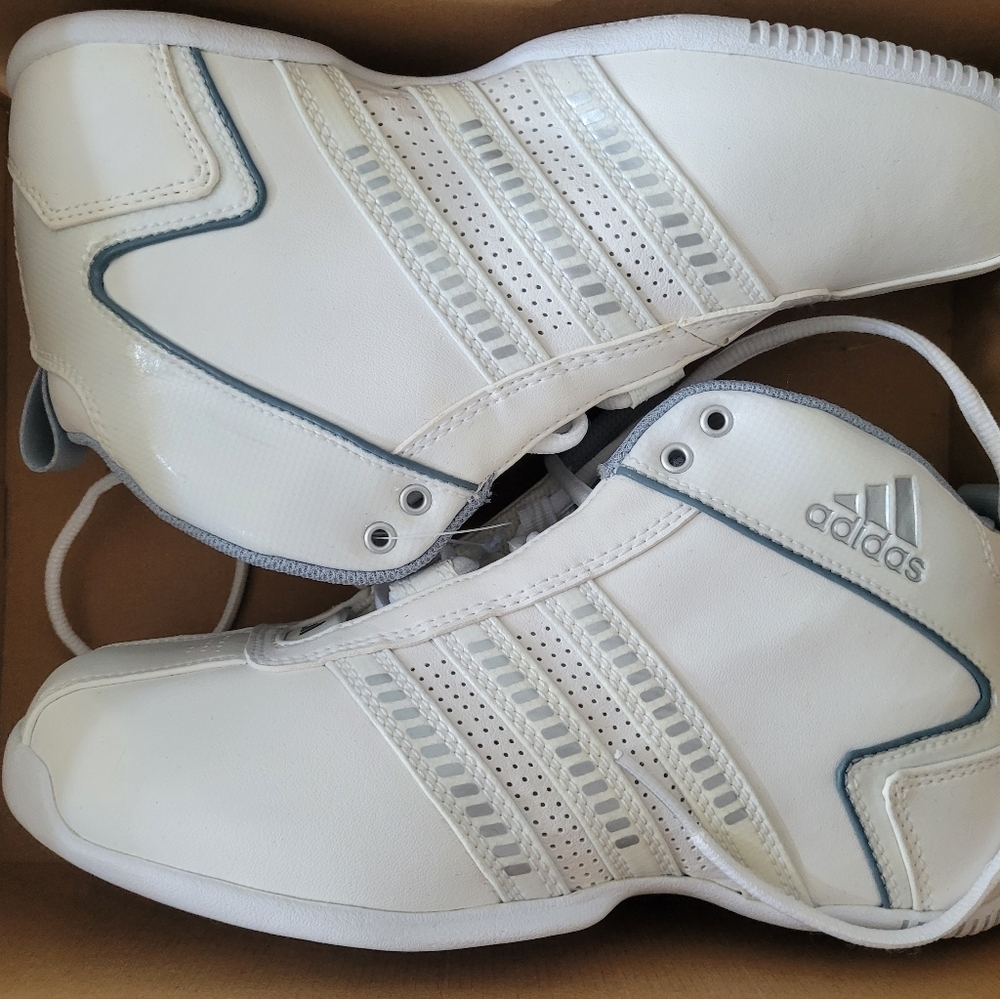 COPY - Adidas Mercury K White Basketball shoes- Size 5 ½